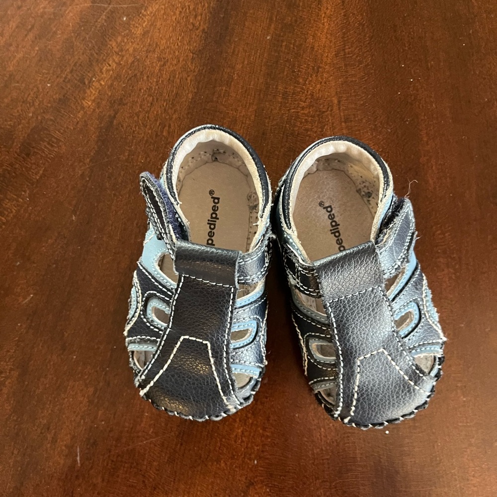 Pediped size 6-12 mo (4-4.5) shoes